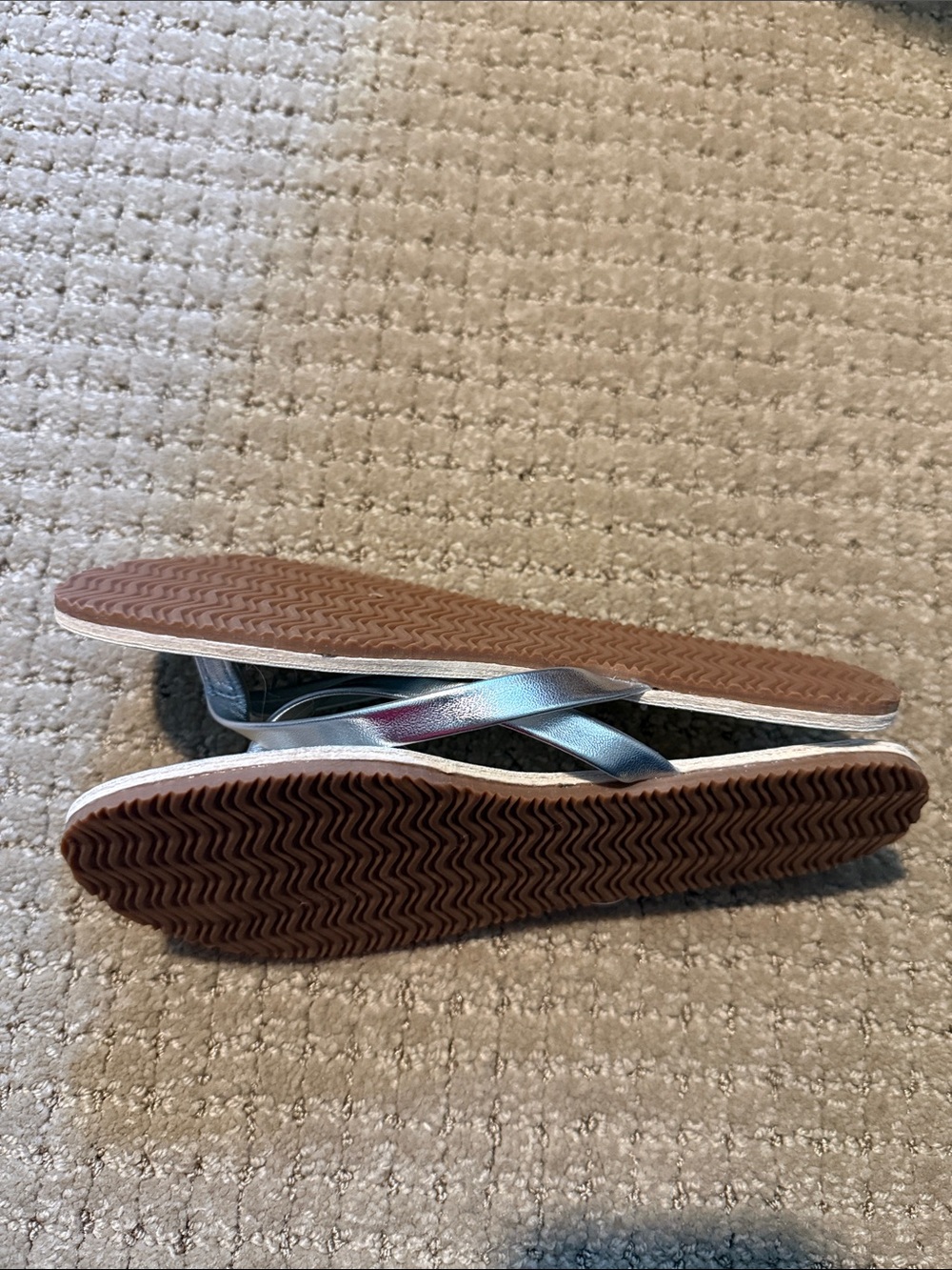 J. Crew Girls Metallic Thong Sandals New - Picture 4 of 4